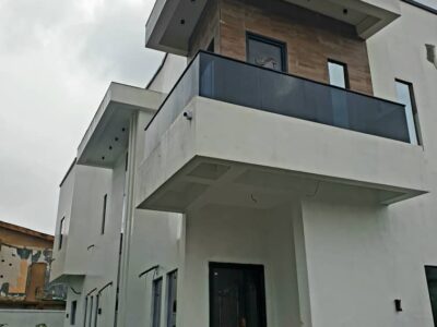 5 bedroom detached duplex