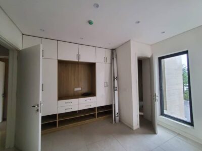 Serviced 4 bedroom maisonette with 1 bq