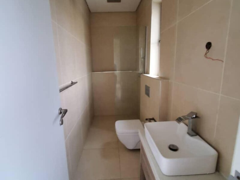 Serviced 4 bedroom maisonette with 1 bq