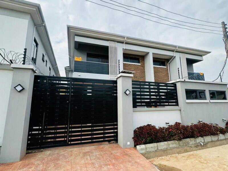 4 BEDROOM SEMI DETACHED DUPLEX WITH BQ